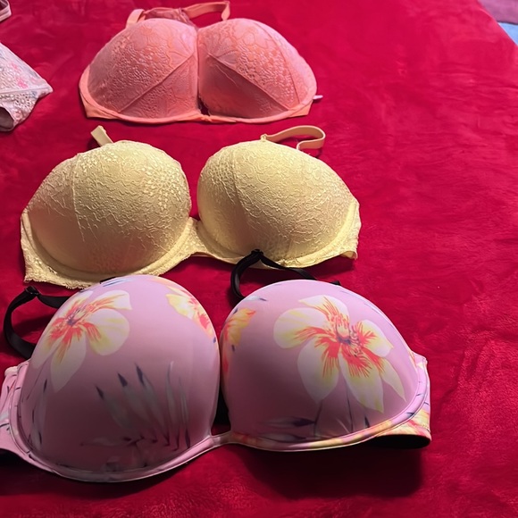 Lot of VS bras. Fits 34DDD OR 36DD. - Picture 2 of 7